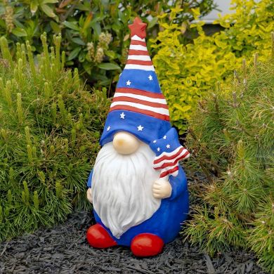 Magnesium Garden Gnome Holding Star Lollipop Americanos